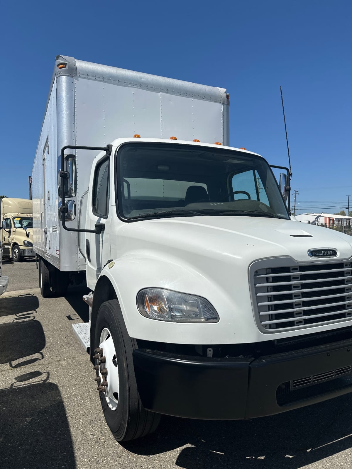 2015 Freightliner/Mercedes M2 106 639904