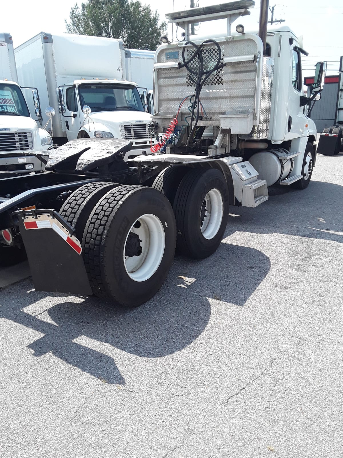 2015 Freightliner/Mercedes CASCADIA 125 640048