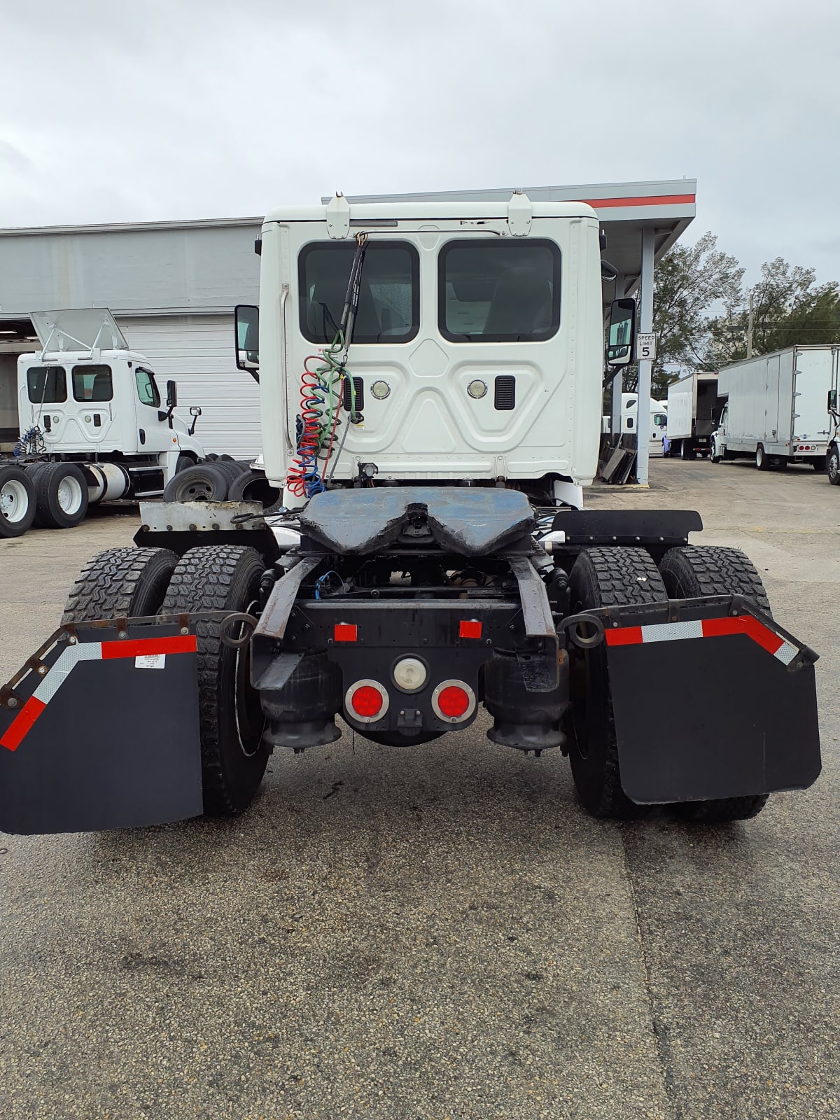 2015 Freightliner/Mercedes CASCADIA 113 640216