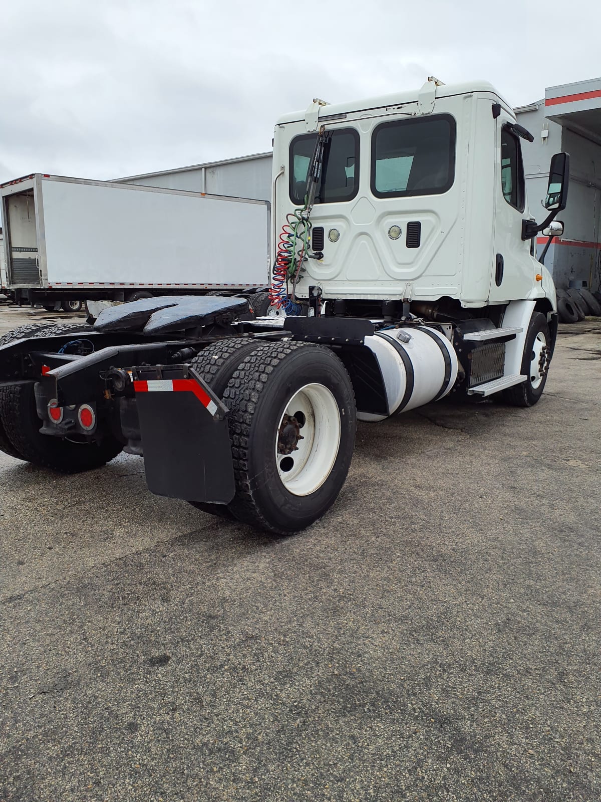 2015 Freightliner/Mercedes CASCADIA 113 640216