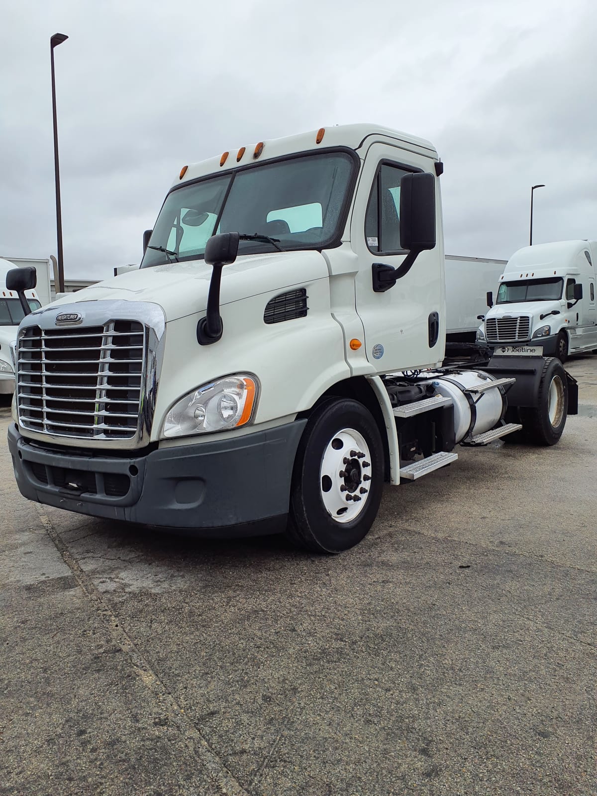 2015 Freightliner/Mercedes CASCADIA 113 640216