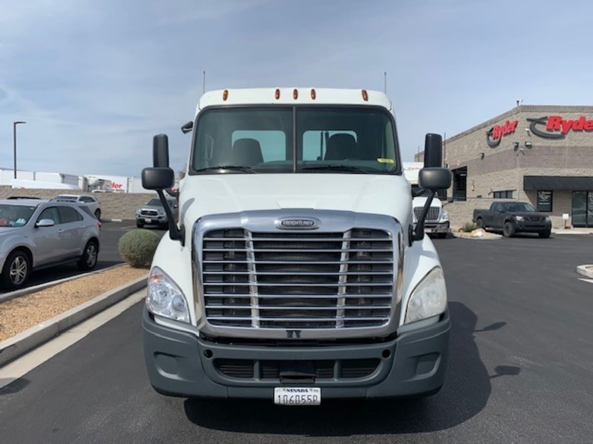 2015 Freightliner/Mercedes CASCADIA 113 640238