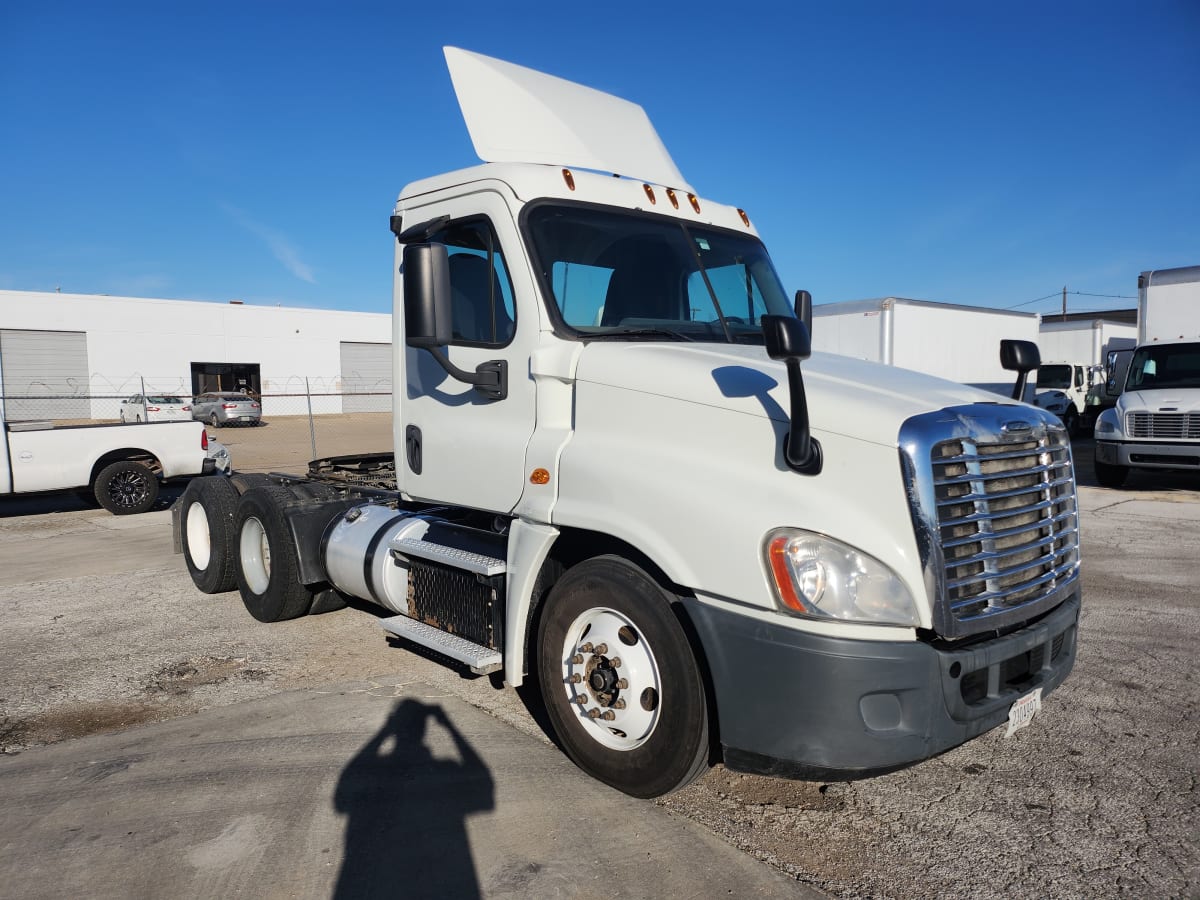 2015 Freightliner/Mercedes CASCADIA 125 640260