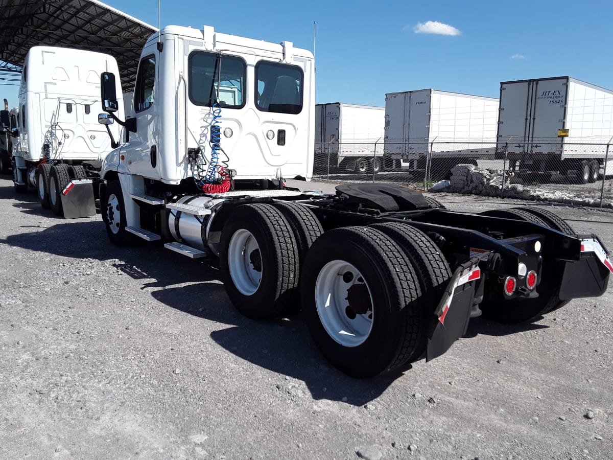 2015 Freightliner/Mercedes CASCADIA 125 640269