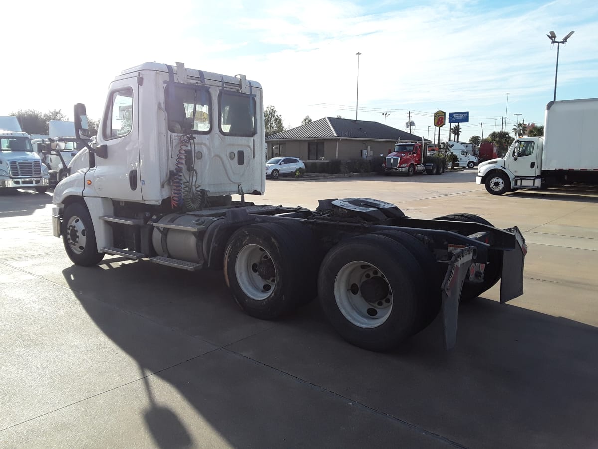 2015 Freightliner/Mercedes CASCADIA 125 640686