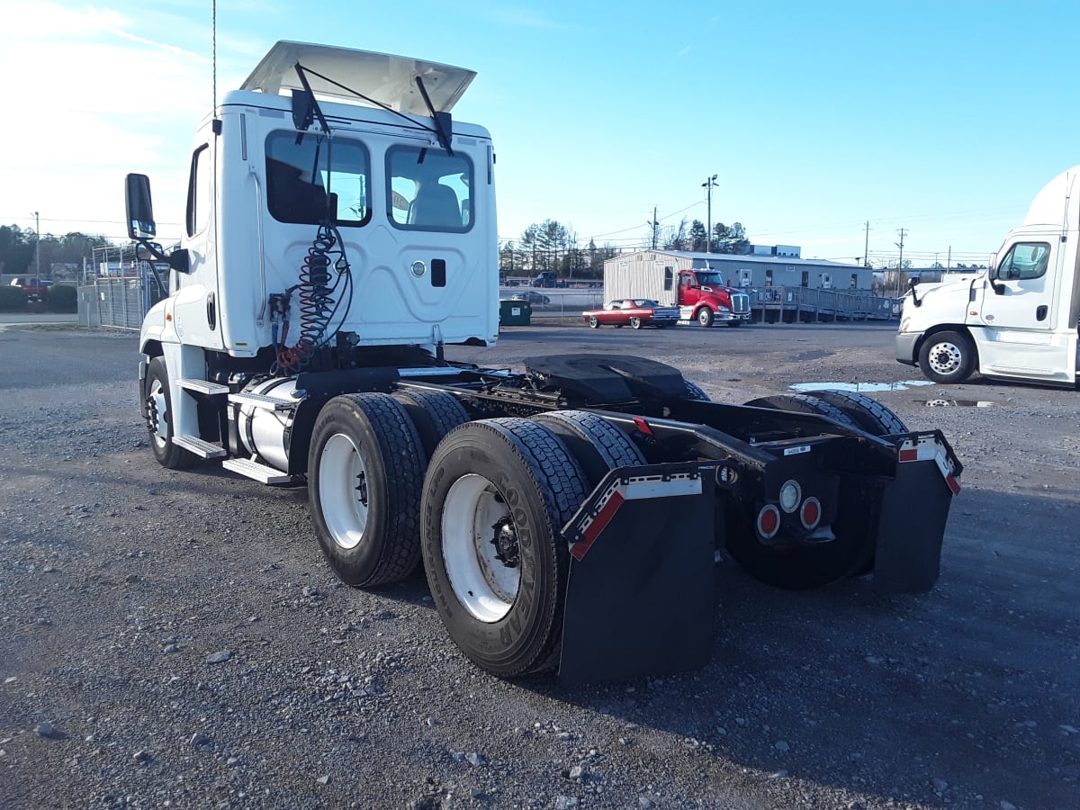 2015 Freightliner/Mercedes CASCADIA 125 640695