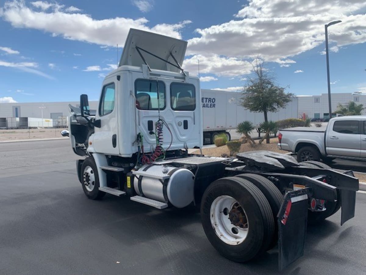 2015 Freightliner/Mercedes CASCADIA 113 640706