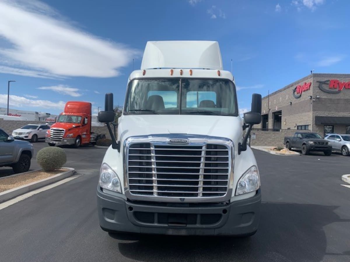 2015 Freightliner/Mercedes CASCADIA 113 640706