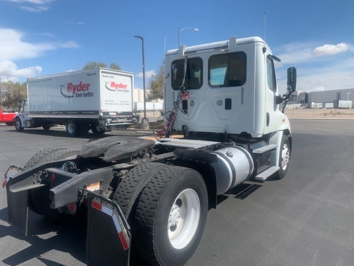 2015 Freightliner/Mercedes CASCADIA 113 640709