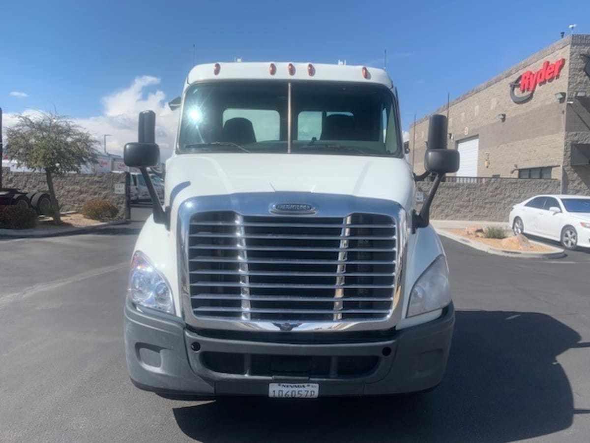 2015 Freightliner/Mercedes CASCADIA 113 640709