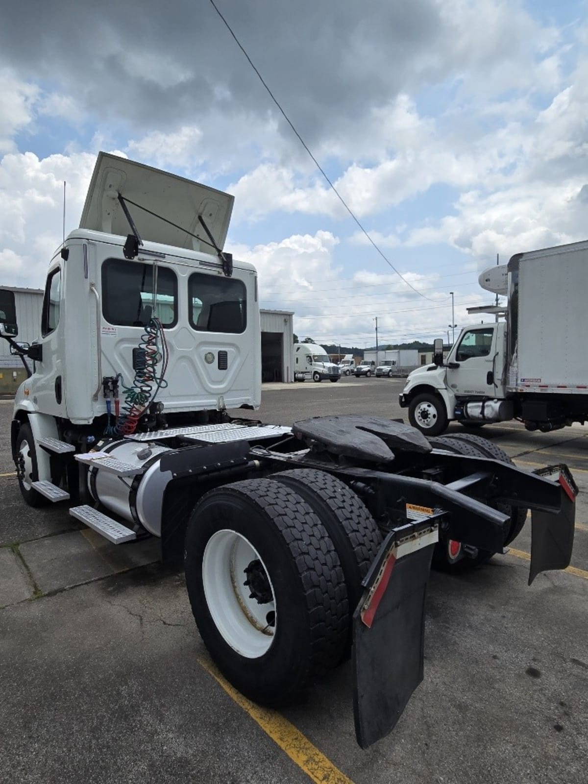 2015 Freightliner/Mercedes CASCADIA 113 640724