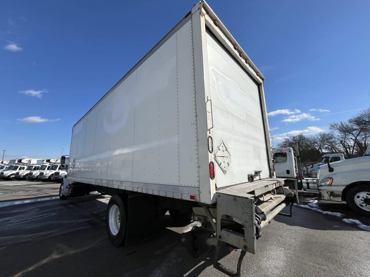2015 Freightliner/Mercedes M2 106 640753