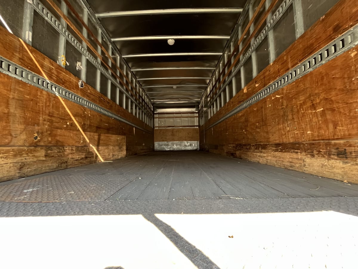 2015 Freightliner/Mercedes M2 106 640753