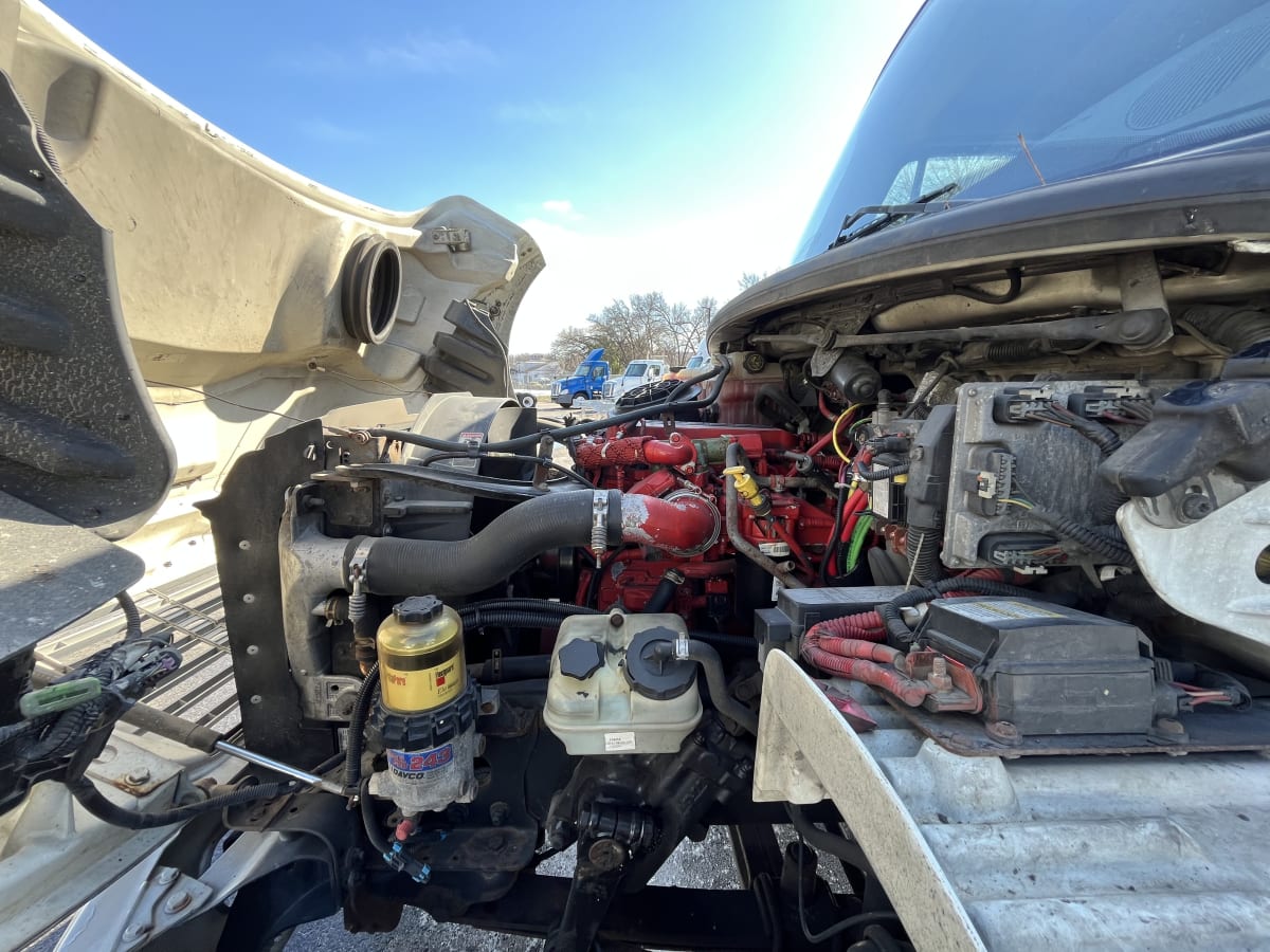 2015 Freightliner/Mercedes M2 106 640753