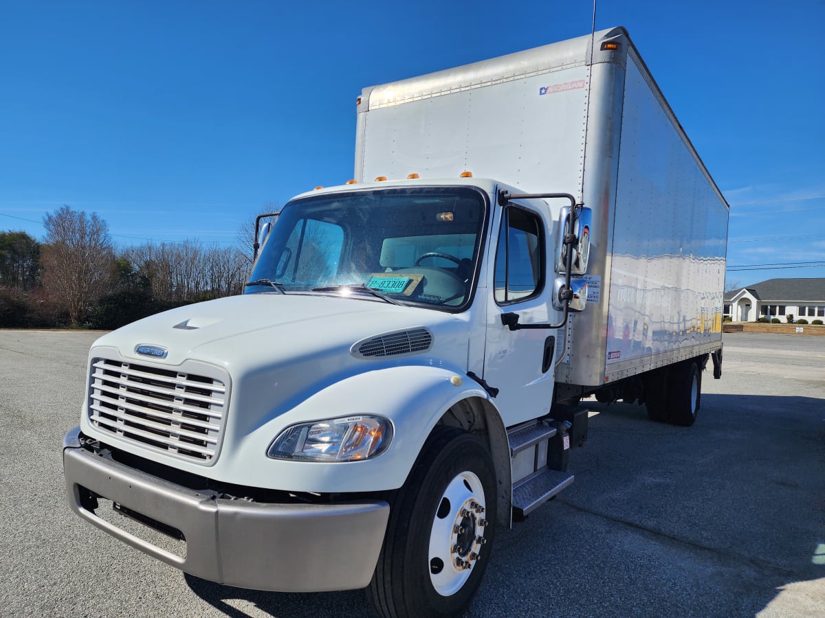 2015 Freightliner/Mercedes M2 106 640822 2015 Freightliner/Mercedes M2 106 640822