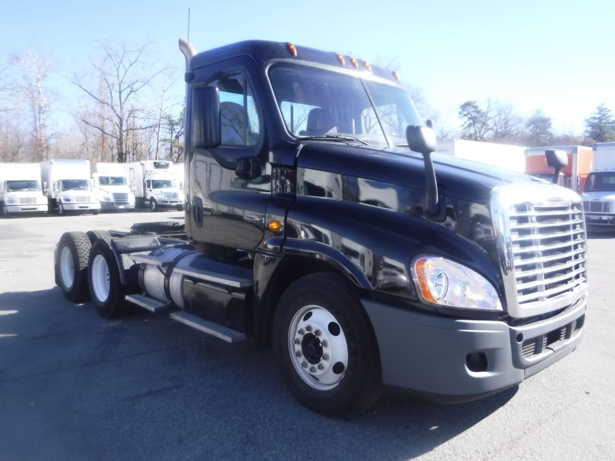 2015 Freightliner/Mercedes CASCADIA 125 640888