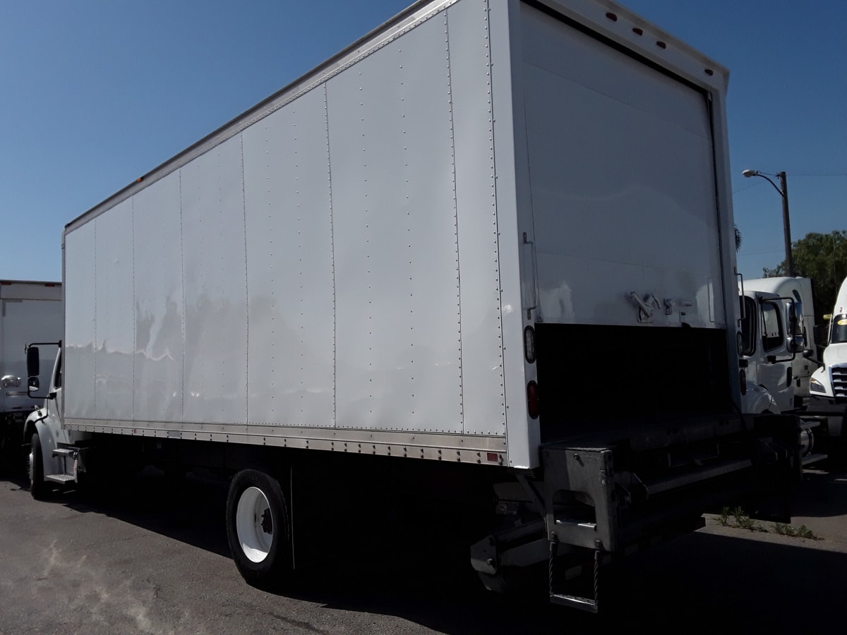 2015 Freightliner/Mercedes M2 106 640948