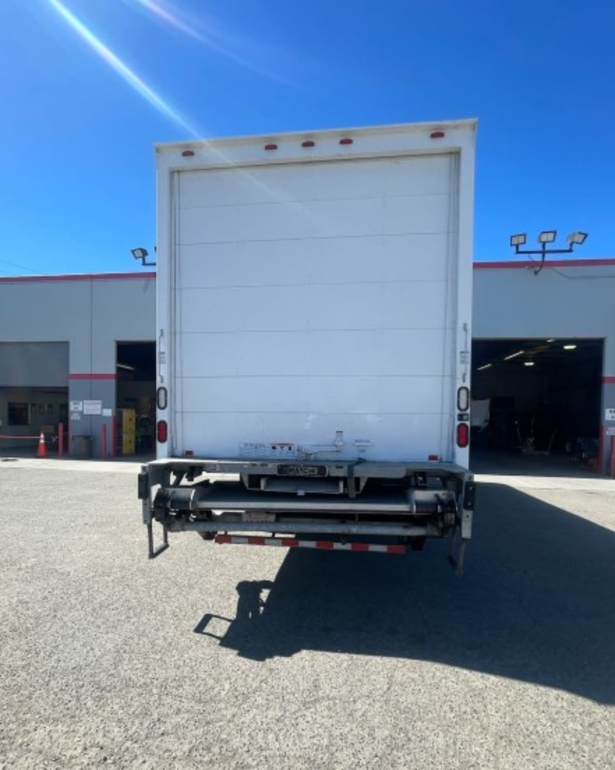 2015 Freightliner/Mercedes M2 106 640955