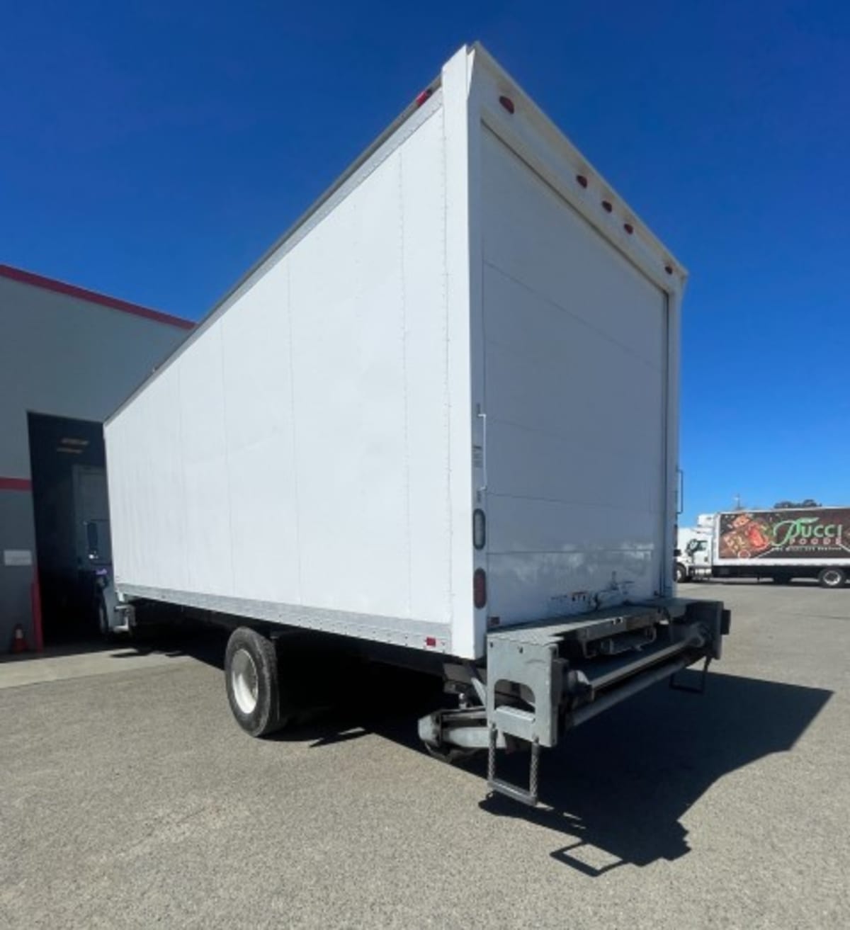 2015 Freightliner/Mercedes M2 106 640955