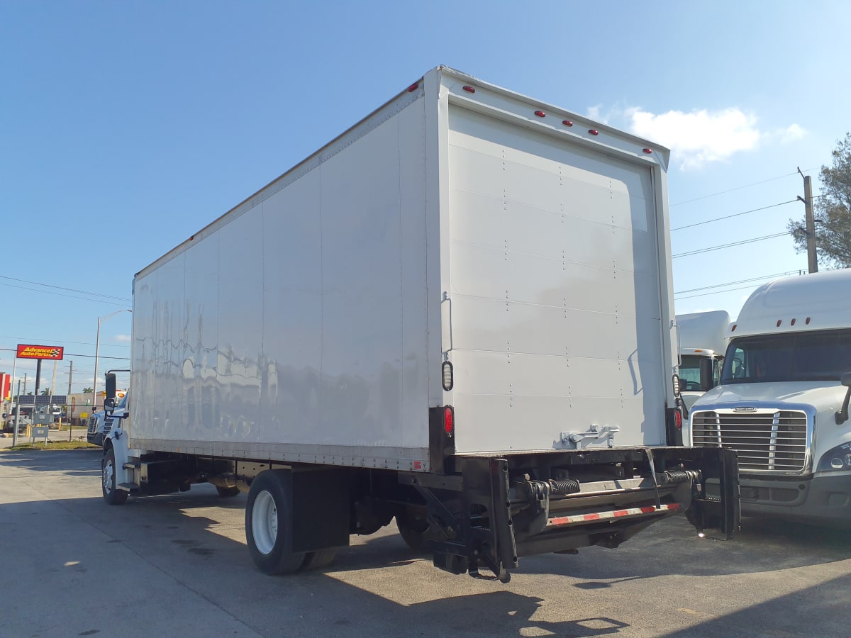 2015 Freightliner/Mercedes M2 106 641080