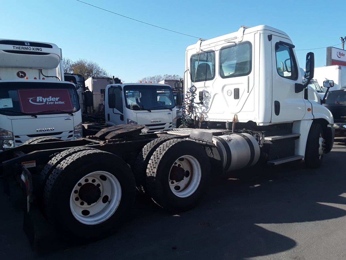 2015 Freightliner/Mercedes CASCADIA 125 641430