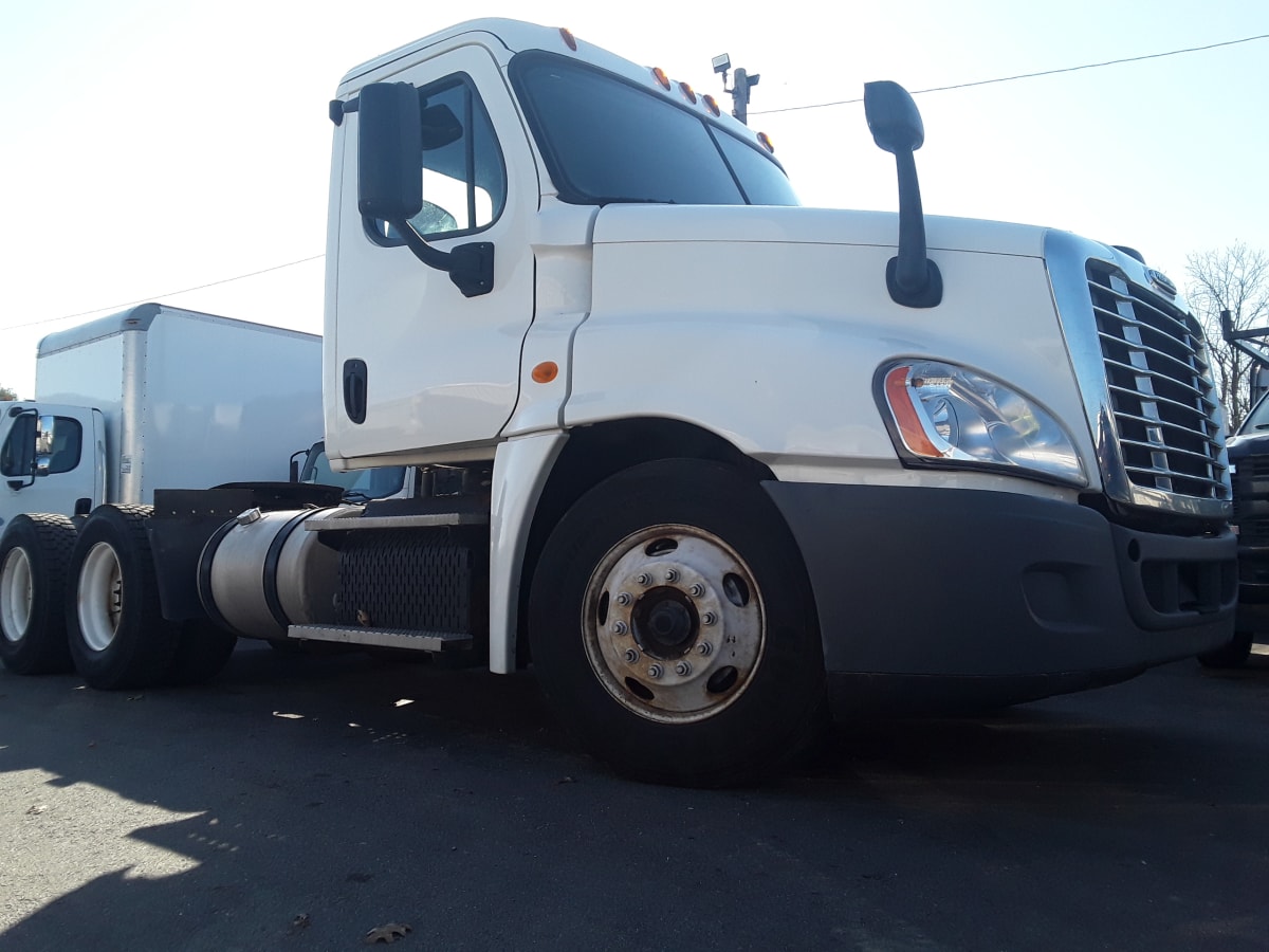 2015 Freightliner/Mercedes CASCADIA 125 641430