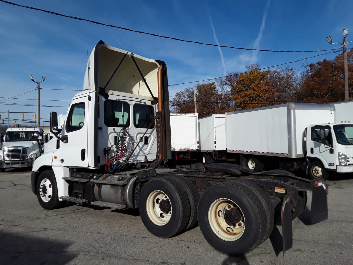 2015 Freightliner/Mercedes CASCADIA 125 642355