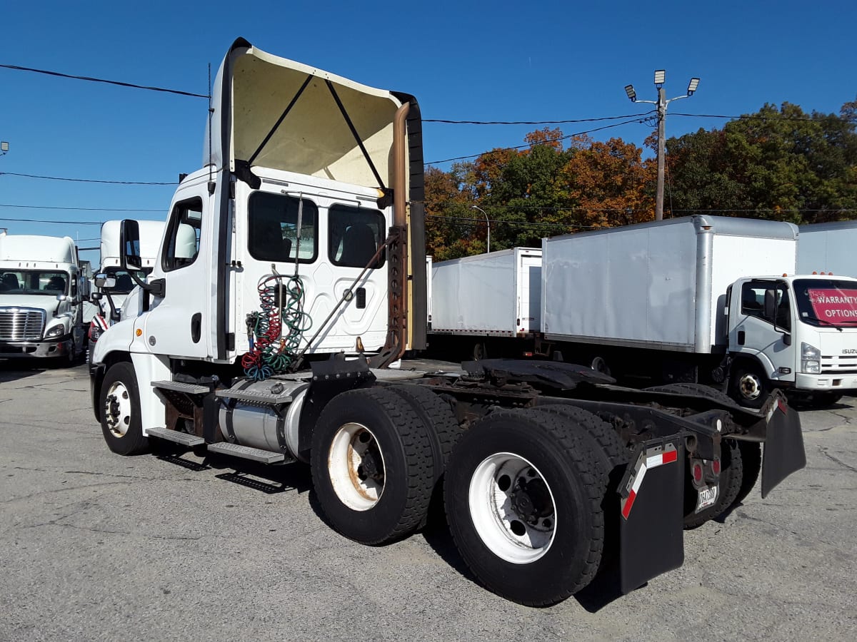 2015 Freightliner/Mercedes CASCADIA 125 642357