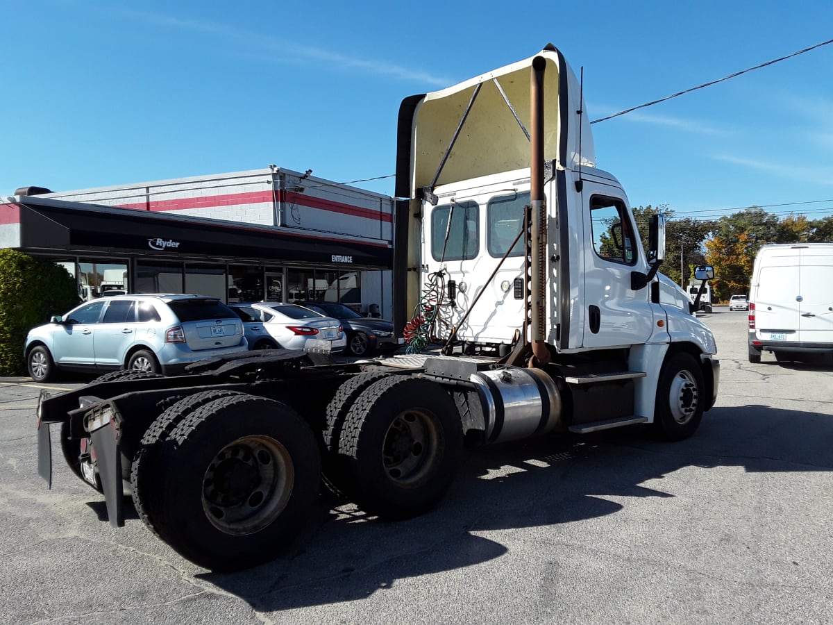 2015 Freightliner/Mercedes CASCADIA 125 642357