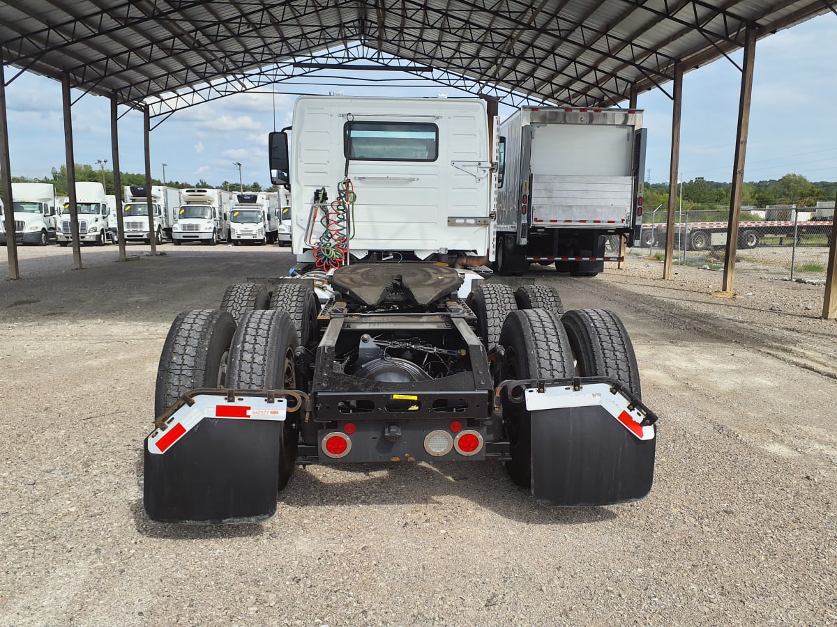 2015 Volvo VNL64TRACTOR 642527