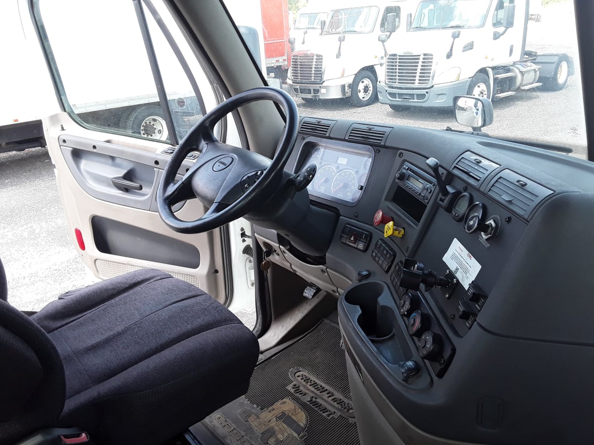 2015 Freightliner/Mercedes CASCADIA 125 642739