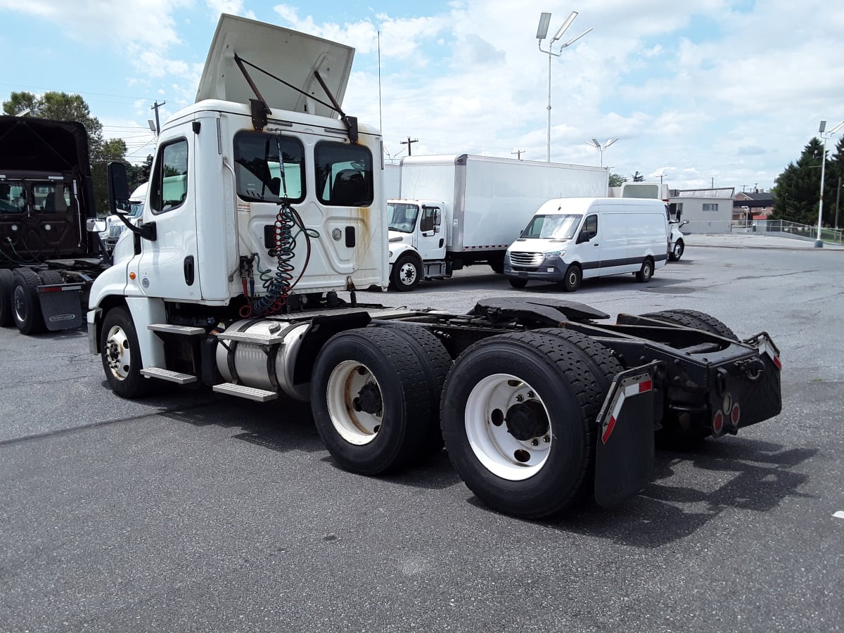 2016 Freightliner/Mercedes CASCADIA 125 643096