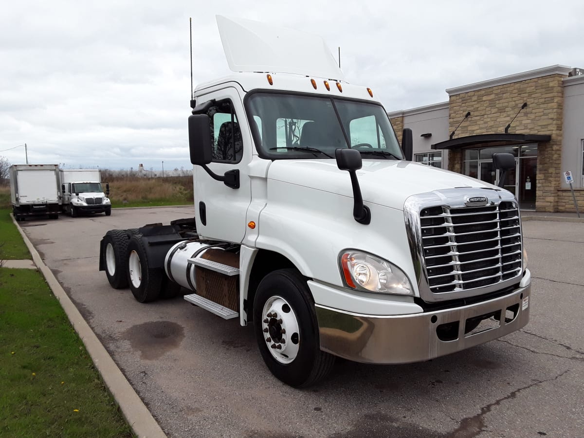 2016 Freightliner/Mercedes CASCADIA 125 643296