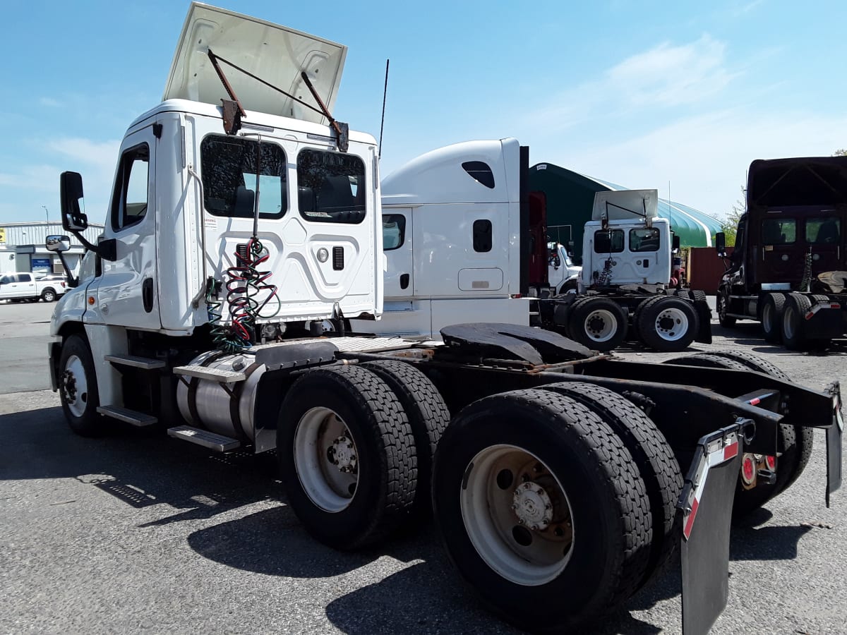 2016 Freightliner/Mercedes CASCADIA 125 643368