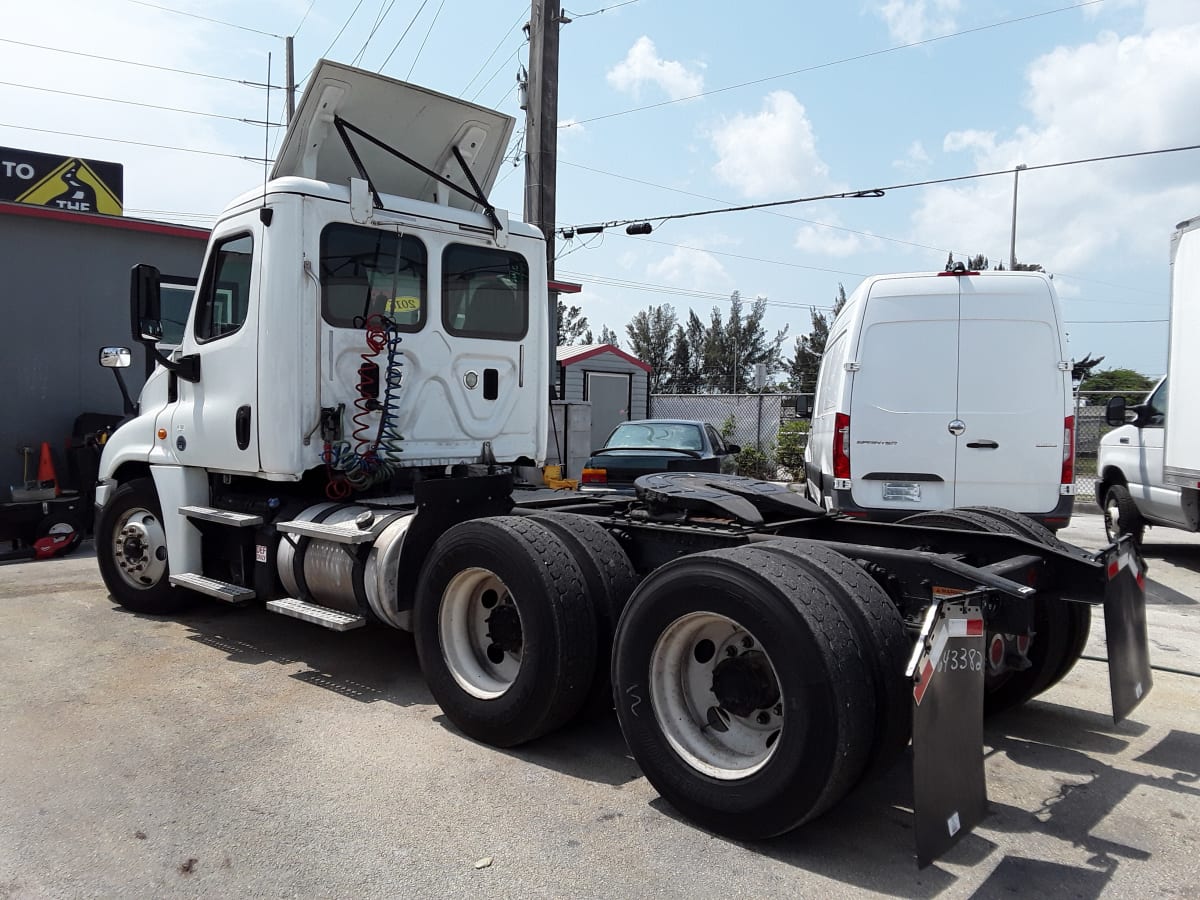 2016 Freightliner/Mercedes CASCADIA 125 643382