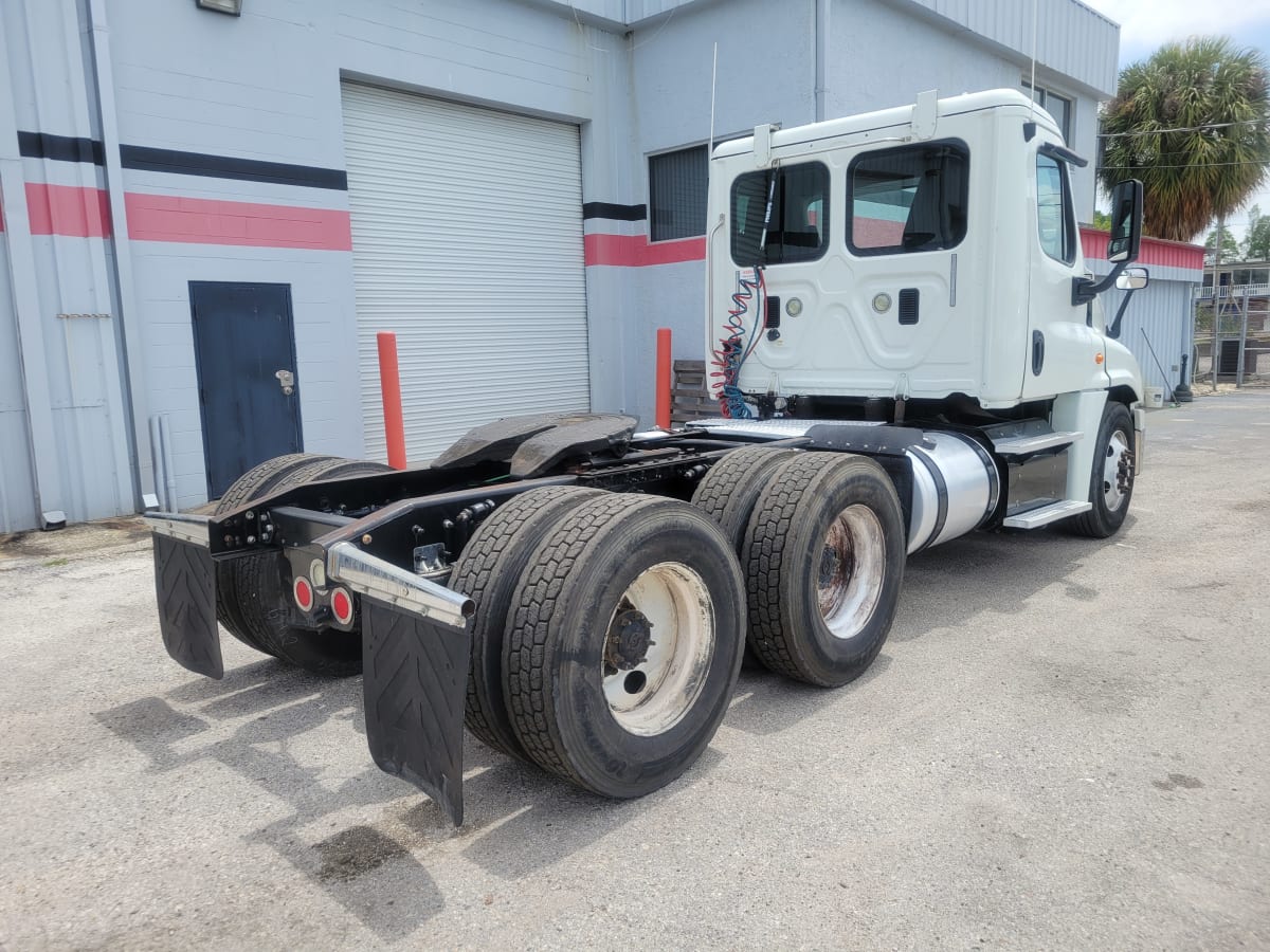 2016 Freightliner/Mercedes CASCADIA 125 643385