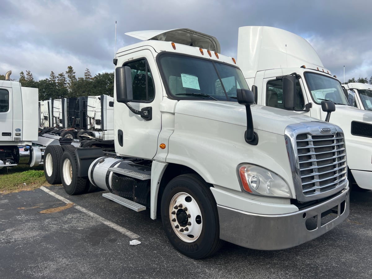 2016 Freightliner/Mercedes CASCADIA 125 643386