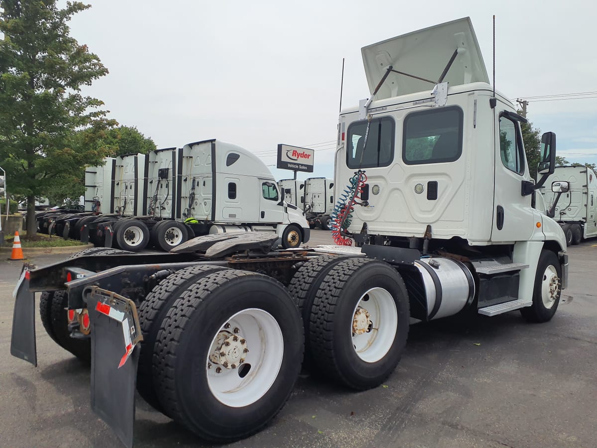 2016 Freightliner/Mercedes CASCADIA 125 643395