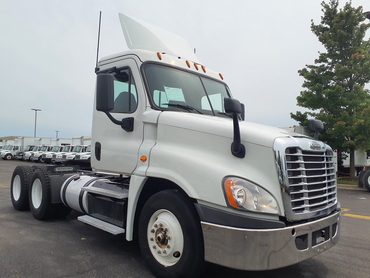 2016 Freightliner/Mercedes CASCADIA 125 643395