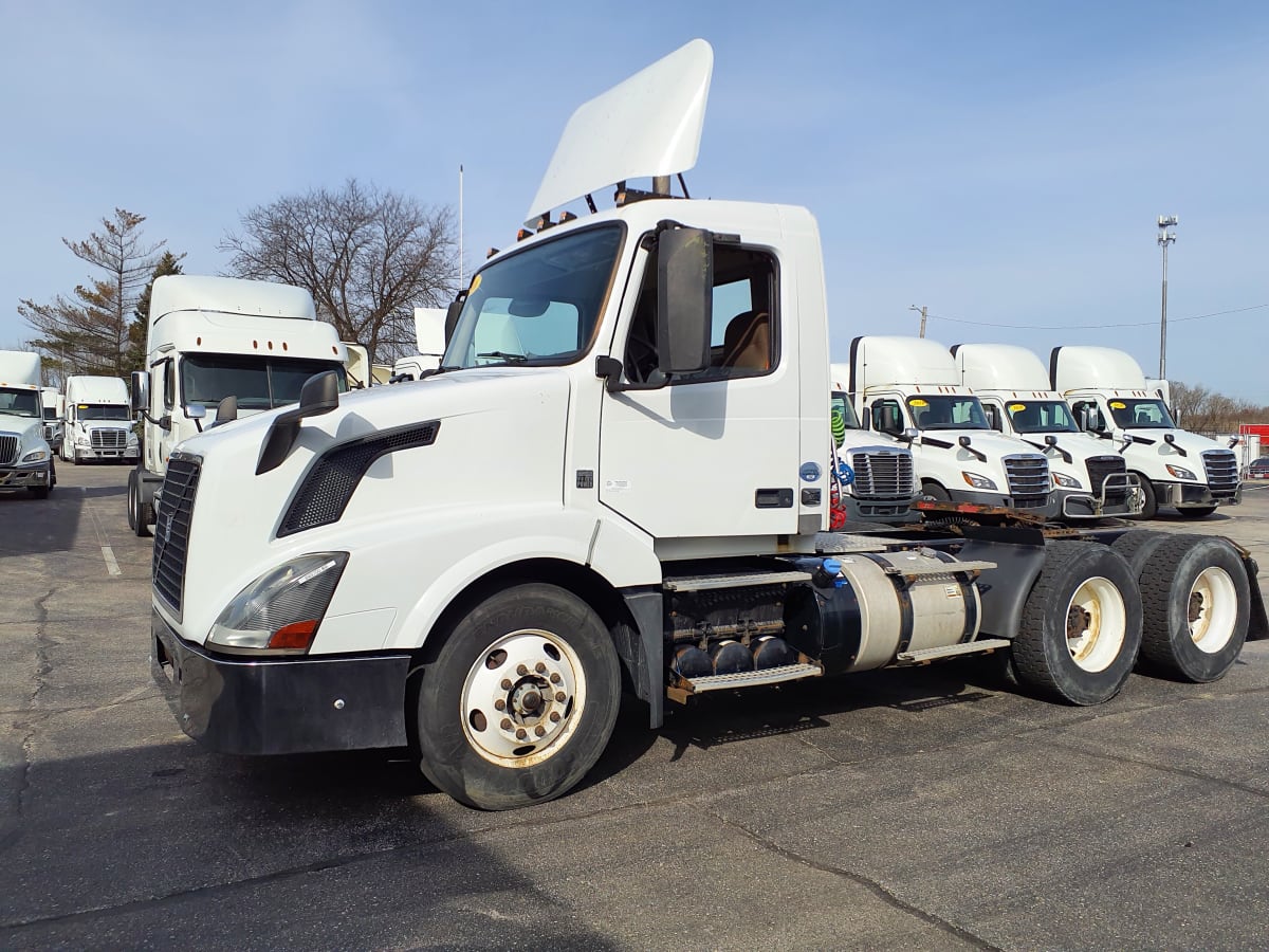 2016 Volvo VNL64TRACTOR 643700