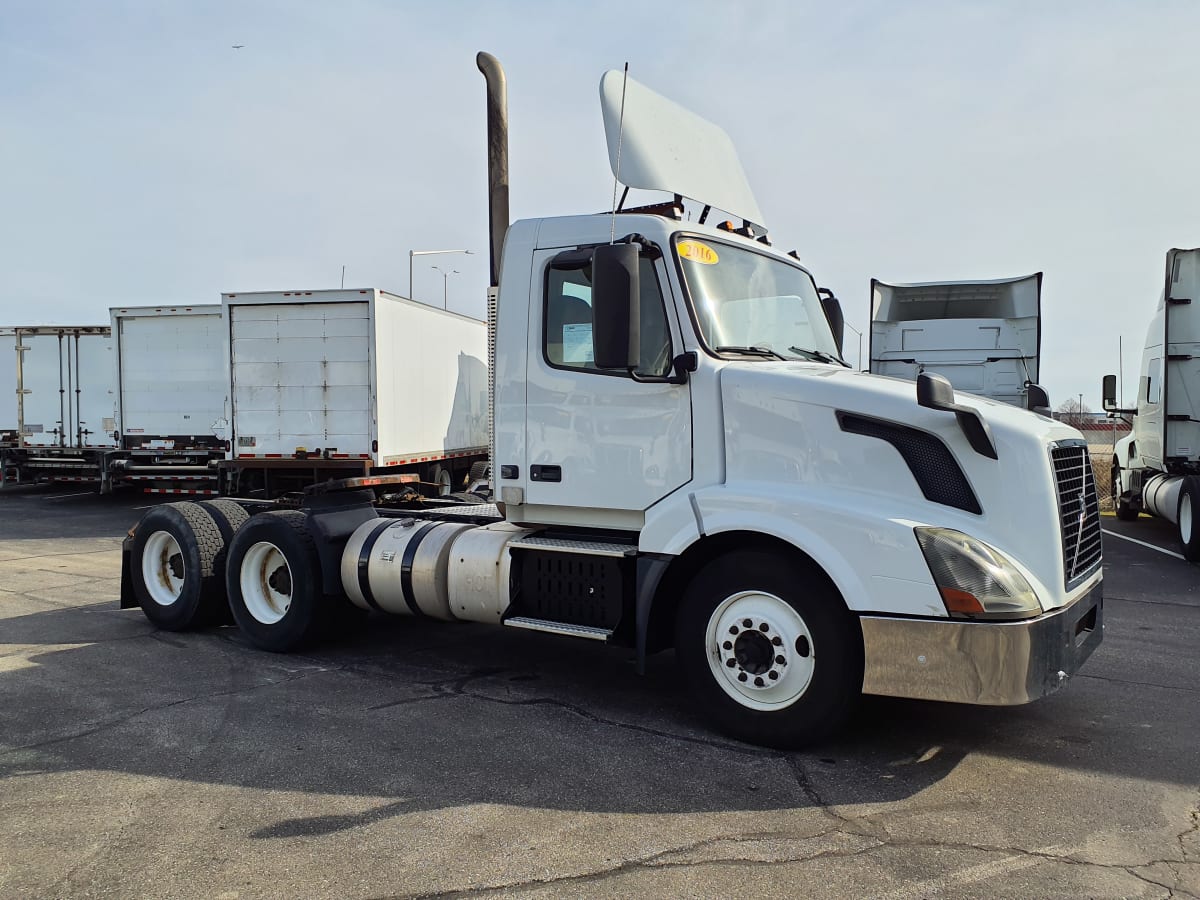 2016 Volvo VNL64TRACTOR 643700