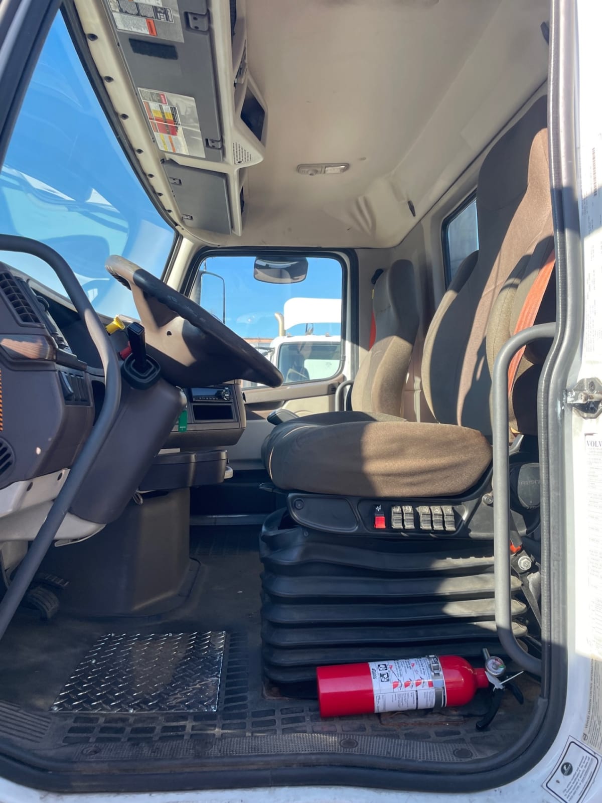 2016 Volvo VNL64TRACTOR 643710