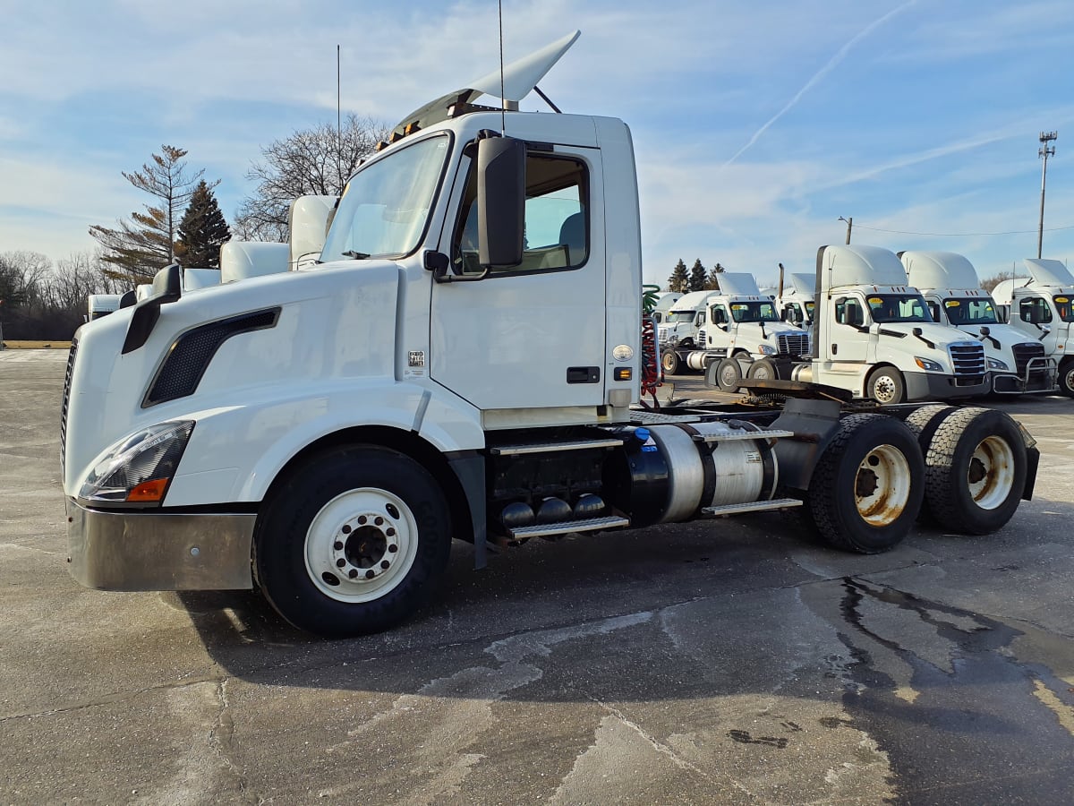 2016 Volvo VNL64TRACTOR 643715