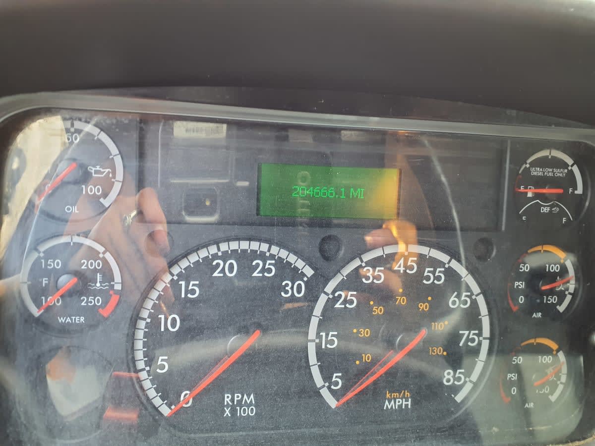 2016 Freightliner M2 106 - image 11