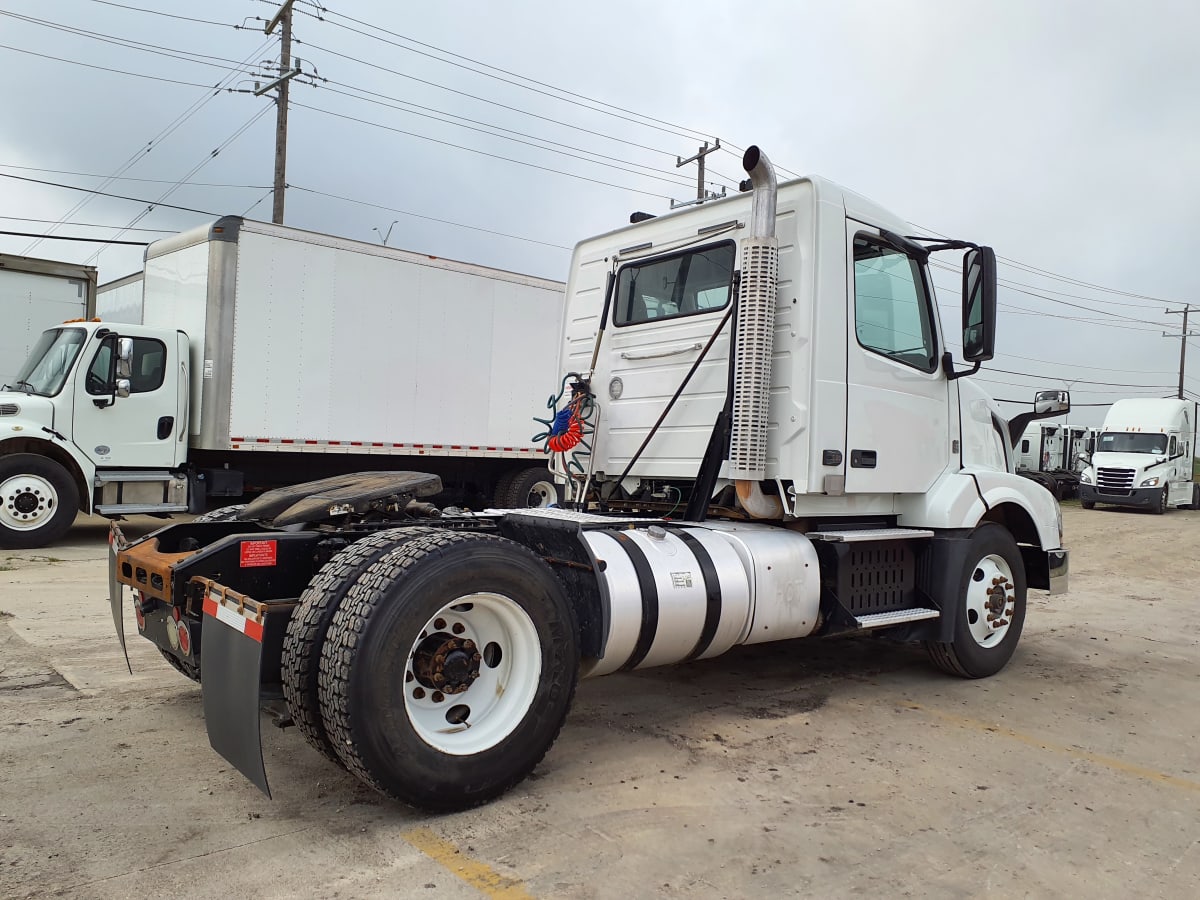 2016 Volvo VNL42TRACTOR 644025