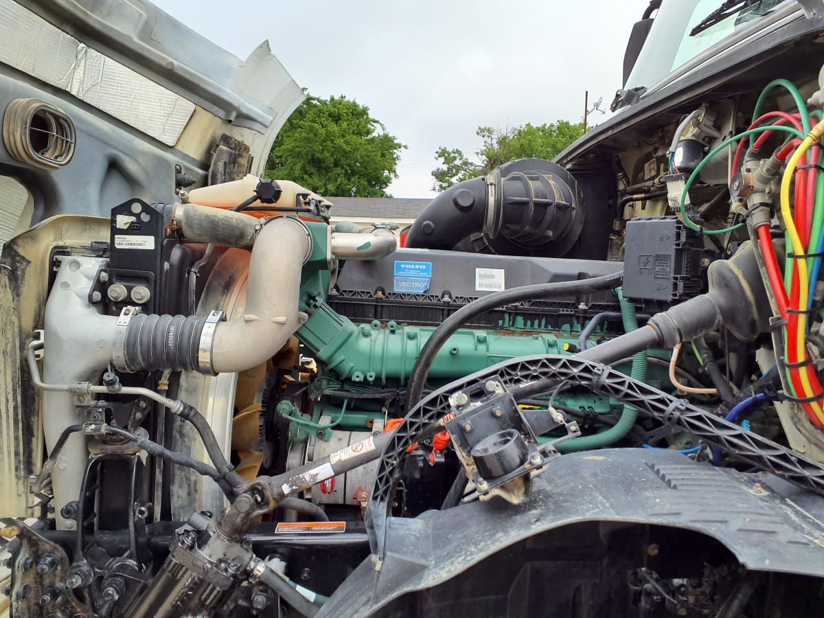 2016 Volvo VNL42TRACTOR 644025