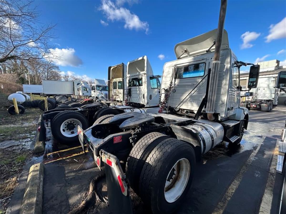 2016 Volvo VNL42TRACTOR 644030