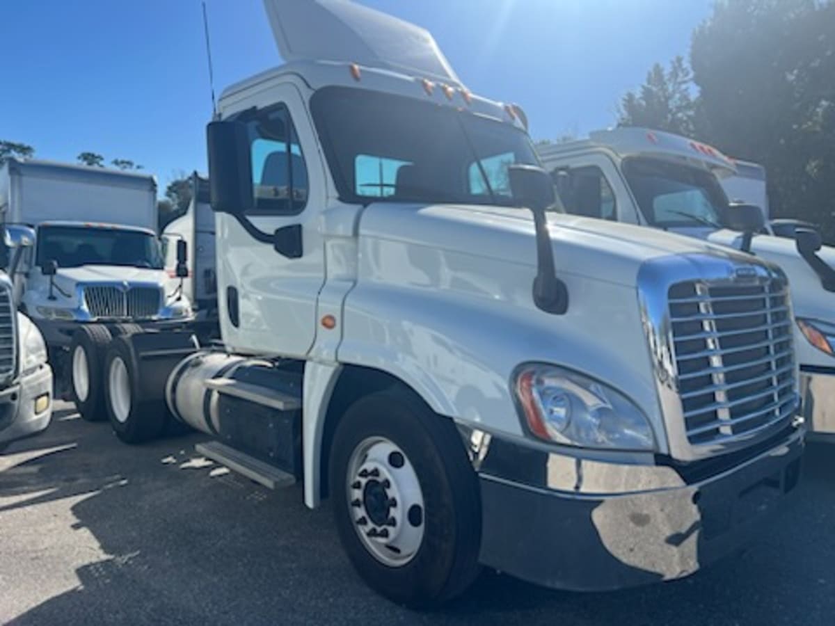 2016 Freightliner/Mercedes CASCADIA 125 644083