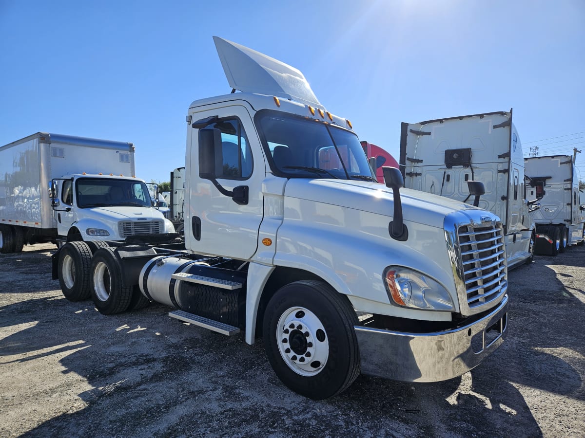 2016 Freightliner/Mercedes CASCADIA 125 644084