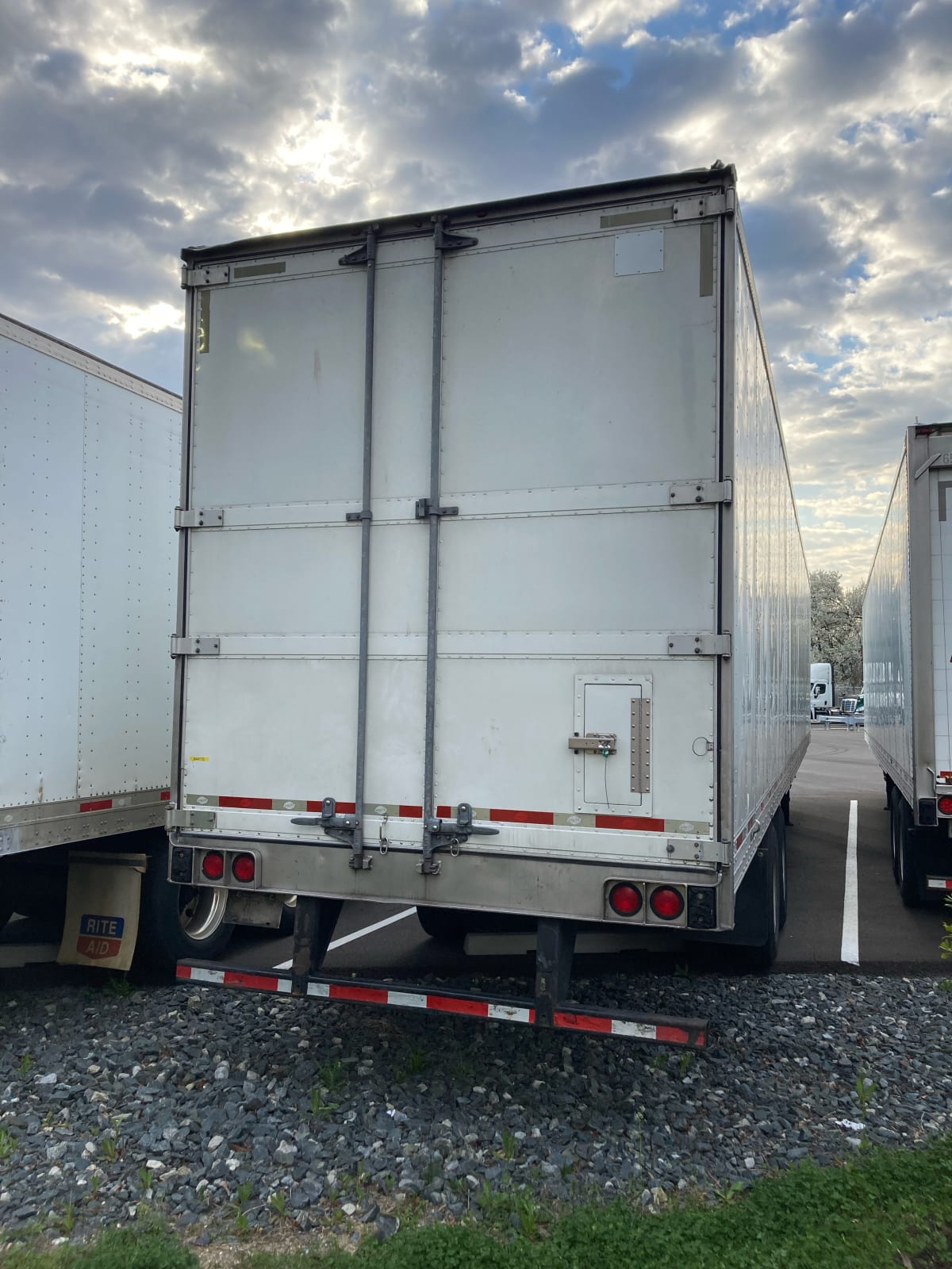 2016 Utility Trailers VS2RA 53/162/102 644176